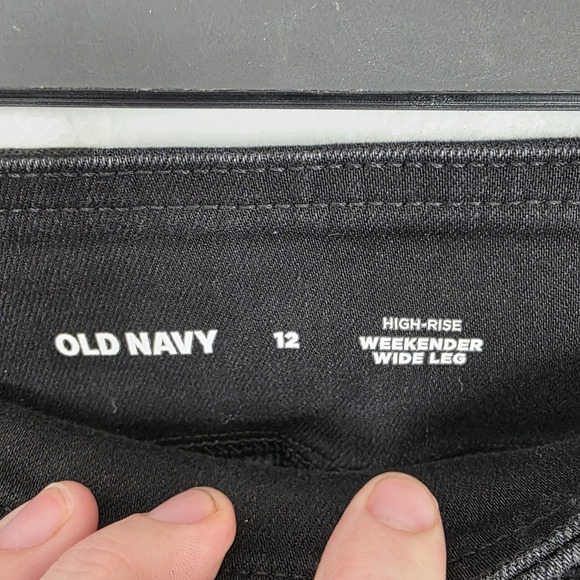 Old Navy Black High Waisted Weekender Wide Leg Pull On Cropped Jeans Size 12 - Picture 2 of 6